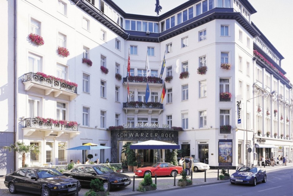 Alojamiento Wiesbaden Radisson Blu Schwarzer Bock Hotel